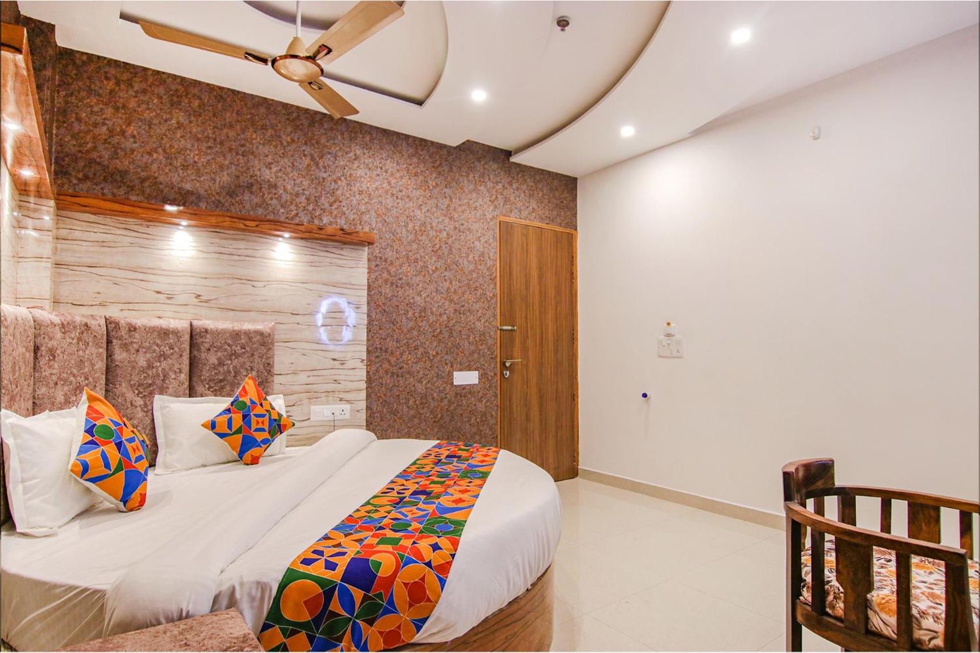 Fabhotel Meridian Inn Mohali Exterior foto